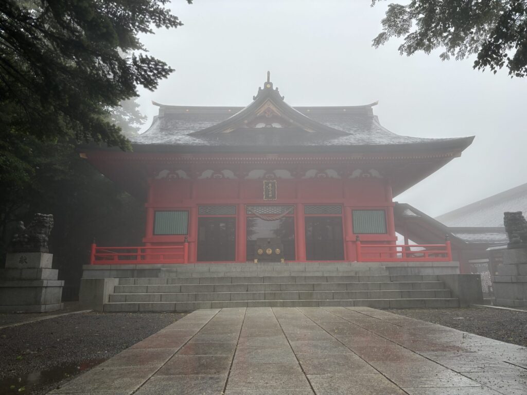 神社で霧に包まれる!スピリチュアルな意味&神秘的体験